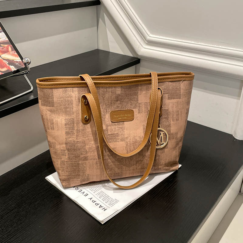 Women's stylish tote bag with textured design and elegant details-https://detail.1688.com/offer/1052809172391.html-Calm Wears-Braun-nothing-Calm Wears