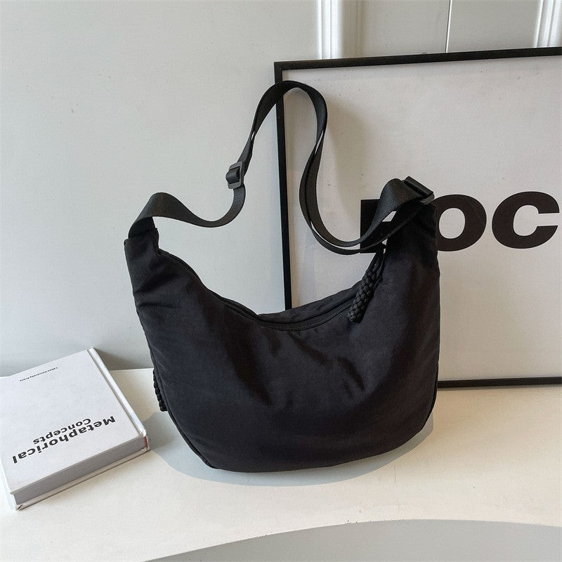 Fashionable shoulder bag