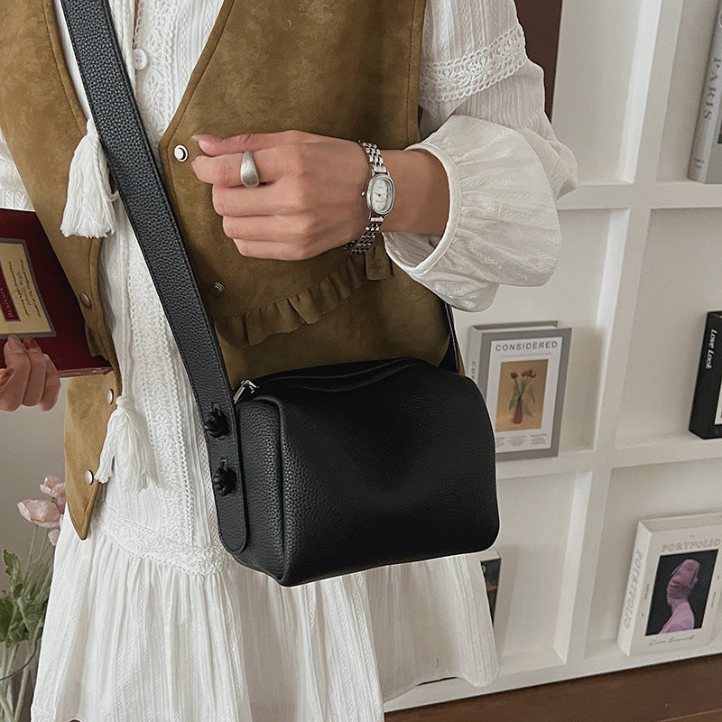 Women’s shoulder bag in modern design with structured surface-https://detail.1688.com/offer/1023065663095.html-Calm Wears-Blue-nothing-Calm Wears