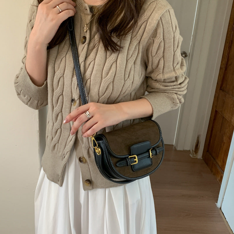 Women's shoulder bag made of high-quality suede with elegant chain closure-https://detail.1688.com/offer/975353583702.html-Calm Wears-Braun-nothing-Calm Wears