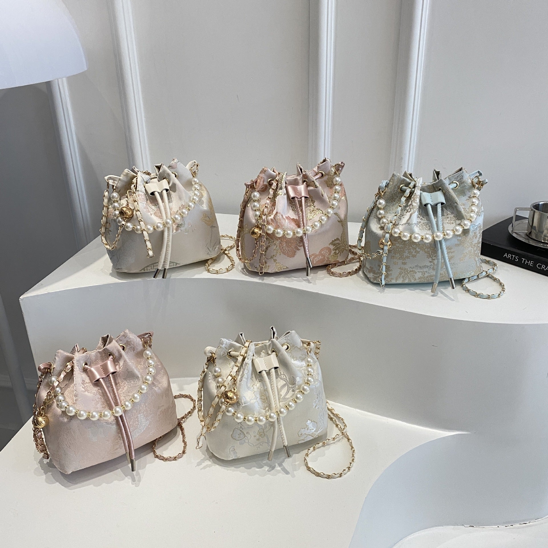 Elegant Floral Print Drawstring Bucket Bag