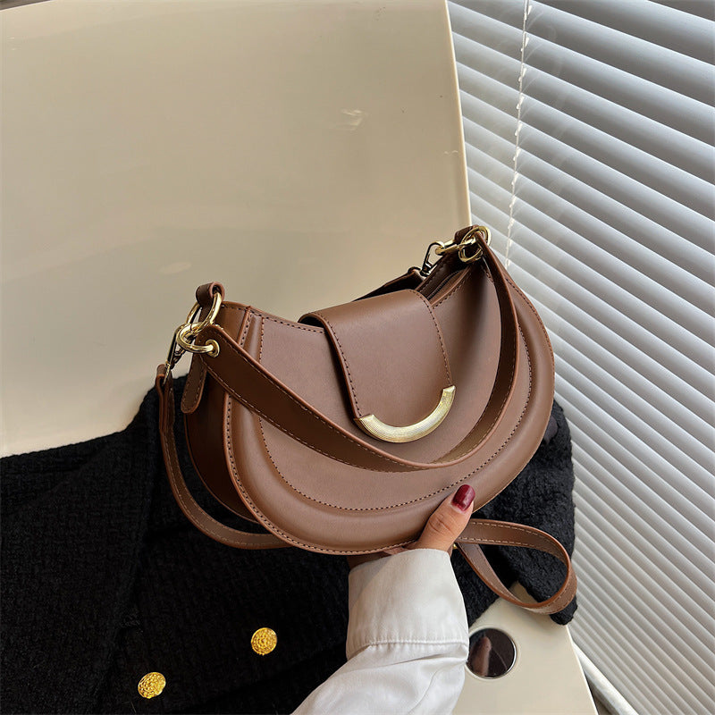 Ladies crossbody bag with elegant chain closure-https://detail.1688.com/offer/695305931310.html-Calm Wears-Braun-nothing-Calm Wears