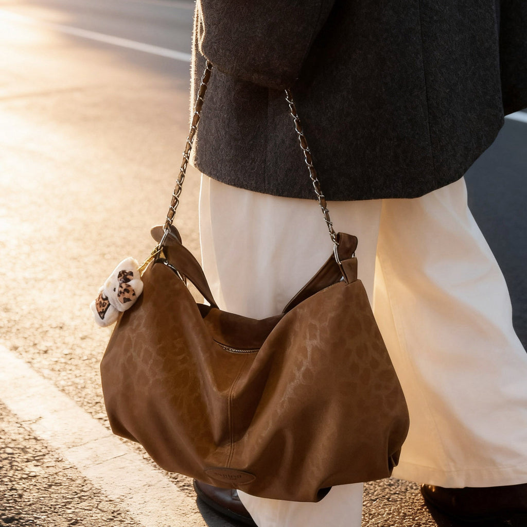 Ladies elegant hobo bag made of structured synthetic leather with detachable tag-https://detail.1688.com/offer/990311729867.html-Calm Wears-Braun-Size: With pendant-Calm Wears