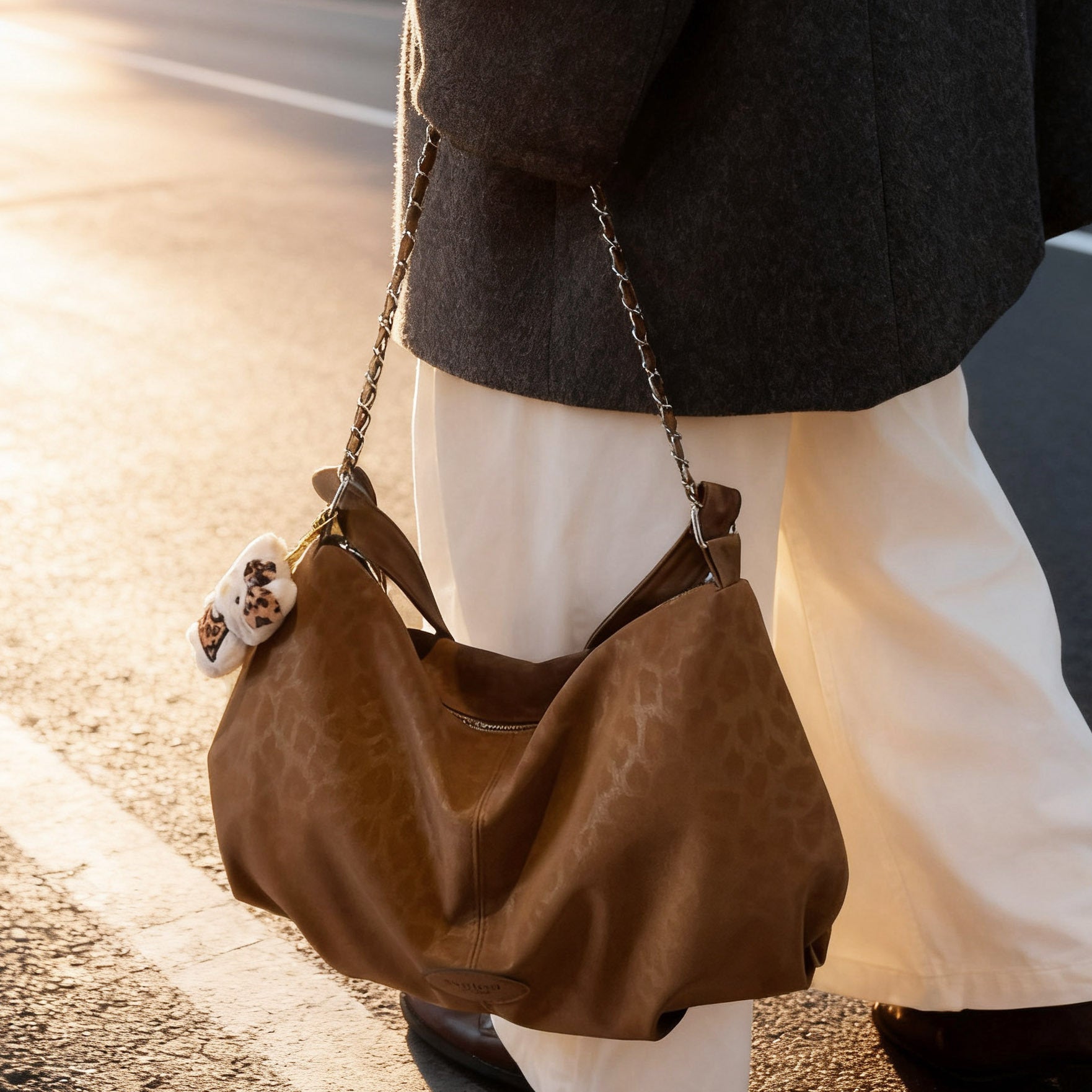 Ladies elegant hobo bag made of structured synthetic leather with detachable tag-https://detail.1688.com/offer/990311729867.html-Calm Wears-Braun-Size: With pendant-Calm Wears