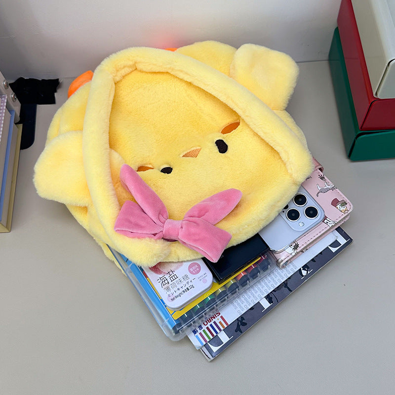 Cozy plush handbag in chicken design