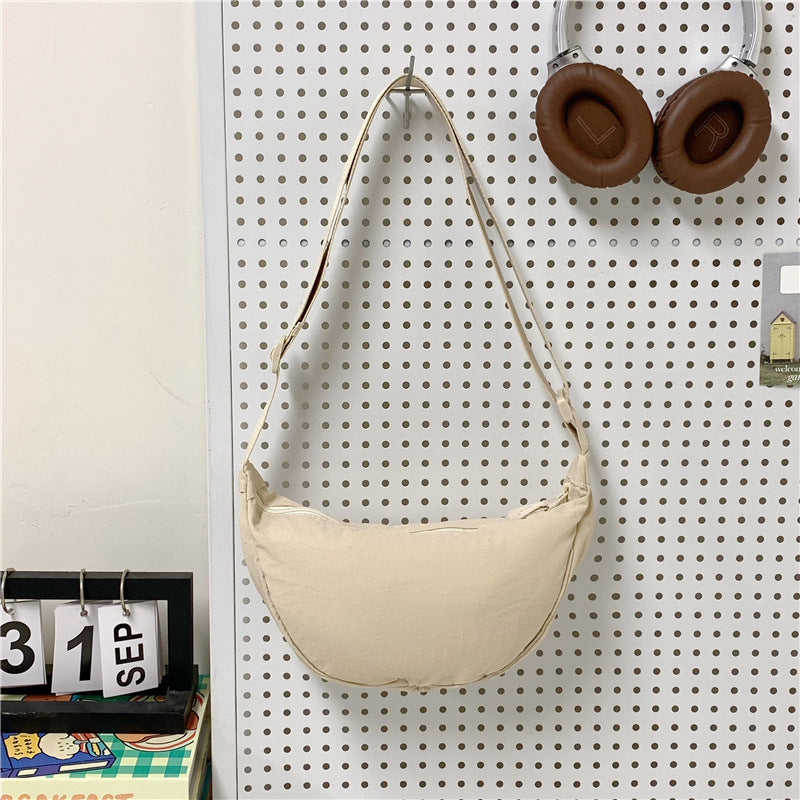 Comfortable shoulder bag with adjustable shoulder strap