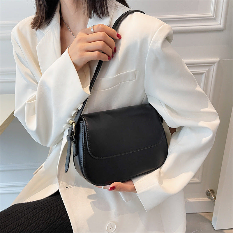 Handmade leather shoulder bag