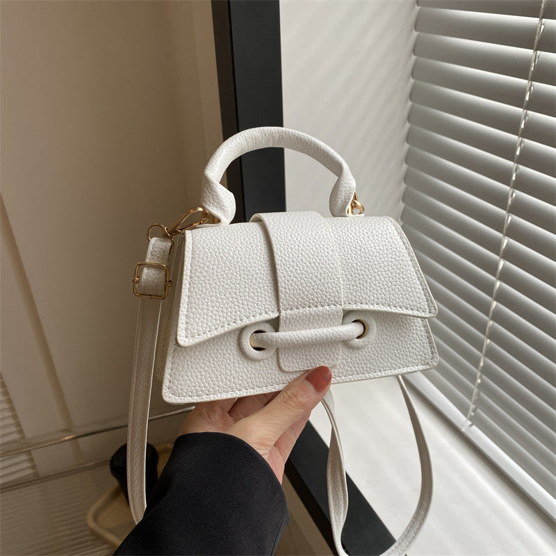 WoLuxurious Textured Leather Shoulder Bag