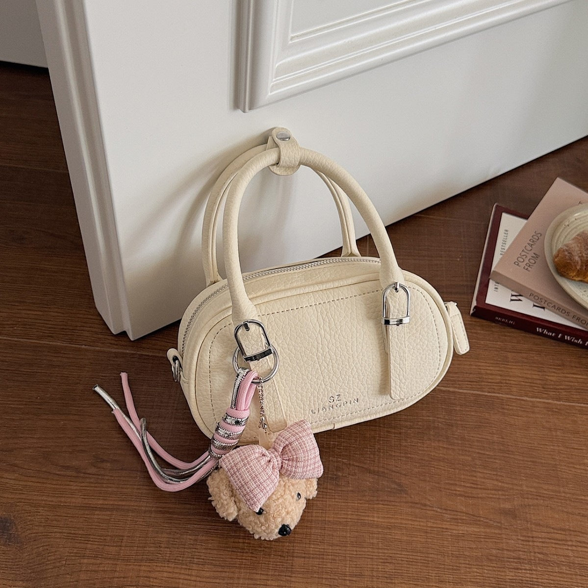 Women's mini handbag with removable teddy keychain