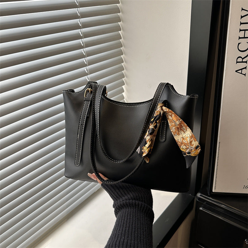 Ladies elegant tote bag with fine carrying strap and fashionable accessories-https://detail.1688.com/offer/1044027845030.html-Calm Wears-Black-nothing-Calm Wears