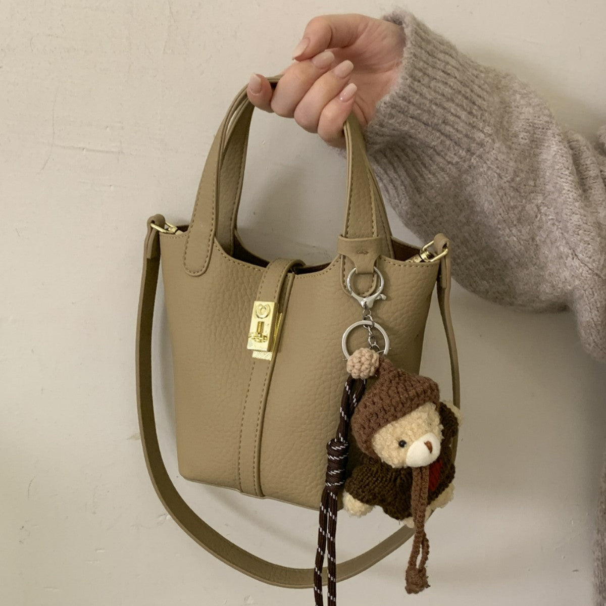 Women's mini handbag with playful animal charm-https://detail.1688.com/offer/998639940951.html-Calm Wears-Braun-Size: with tag-Calm Wears