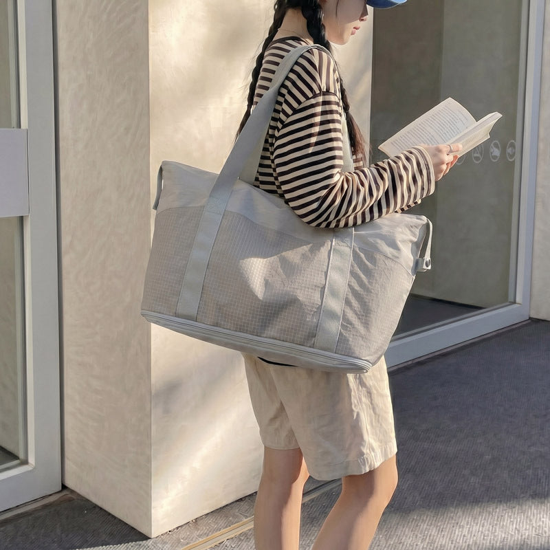 Spacious Multi-Functional Duffle Bag Calm Wears