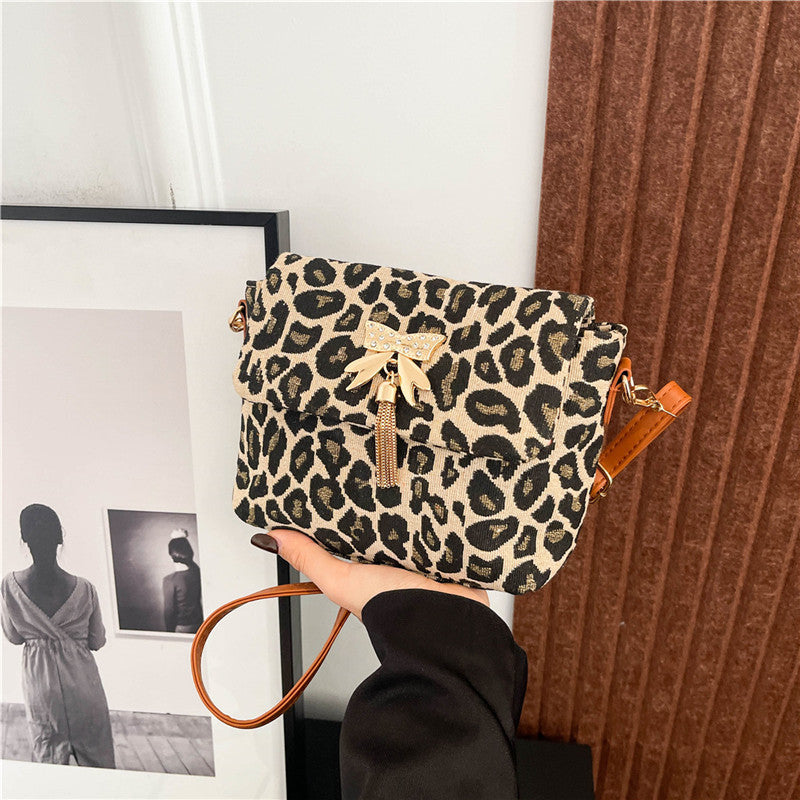 Chic Leopard Print Crossbody Bag