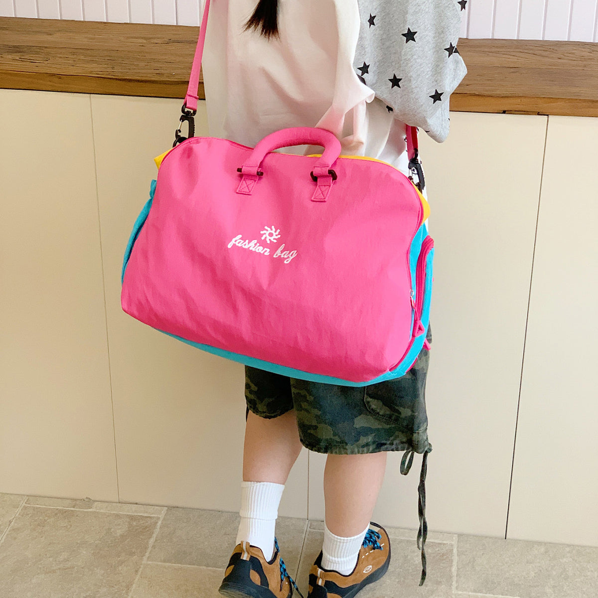 Fashionable Multi-Use Carry Bag