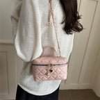 Women’s elegant quilted mini handbag with detachable shoulder strap