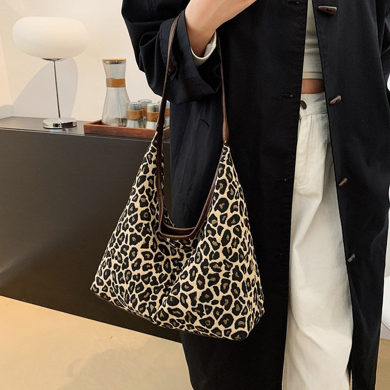 Stylish Leopard Print Hobo Bag