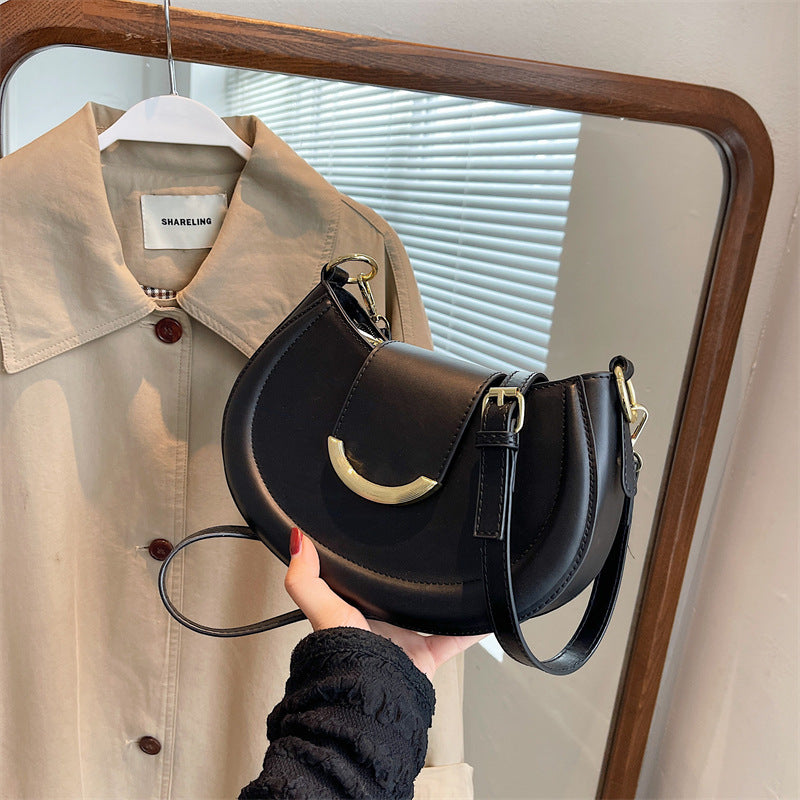 Ladies crossbody bag with elegant chain closure-https://detail.1688.com/offer/695305931310.html-Calm Wears-Black-nothing-Calm Wears