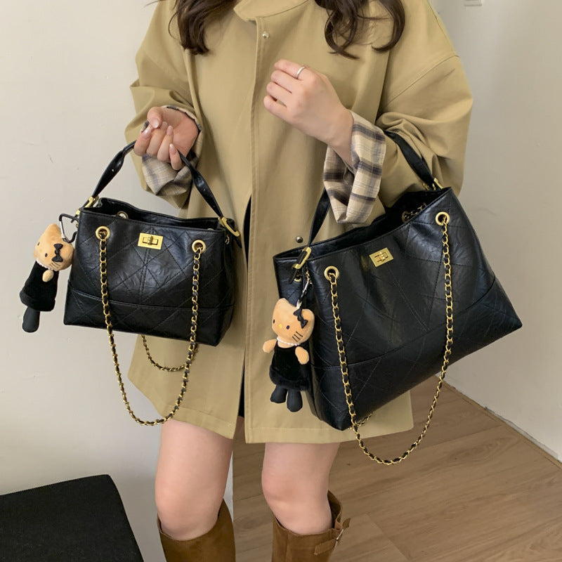 Women's shoulder bag with elegant chain accent and cute pendant-https://detail.1688.com/offer/983558158084.html-Calm Wears-Black-Size: With pendant-Calm Wears