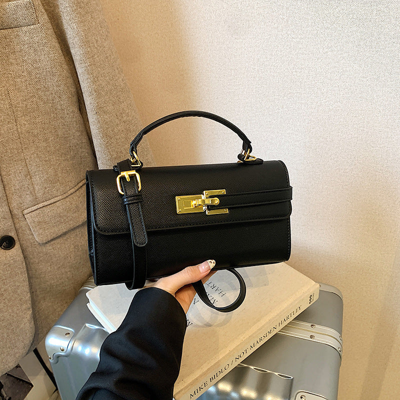 Women's Designer Shoulder Bag with Luxurious Chain Closure-https://detail.1688.com/offer/987310615935.html-Calm Wears-Black-nothing-Calm Wears