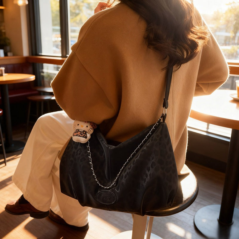 Ladies elegant hobo bag made of structured synthetic leather with detachable tag-https://detail.1688.com/offer/990311729867.html-Calm Wears-Black-Size: With pendant-Calm Wears