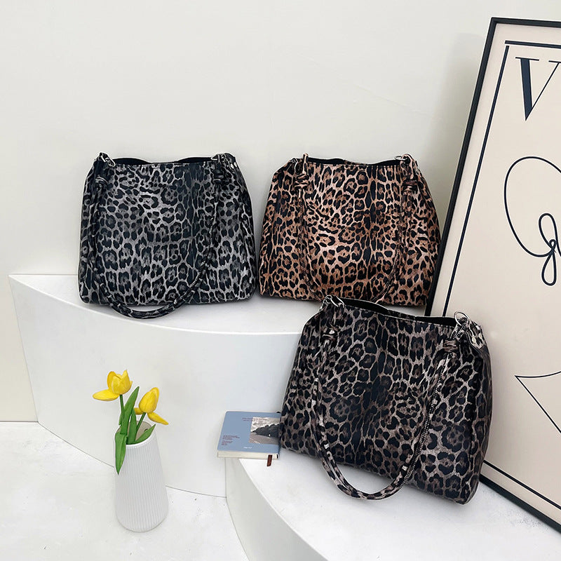 WoPremium Animal Print Shoulder Bag