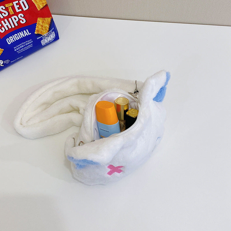 Plush shoulder bag in animal design