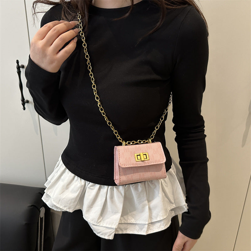 Ladies mini wallet with elegant chain decoration