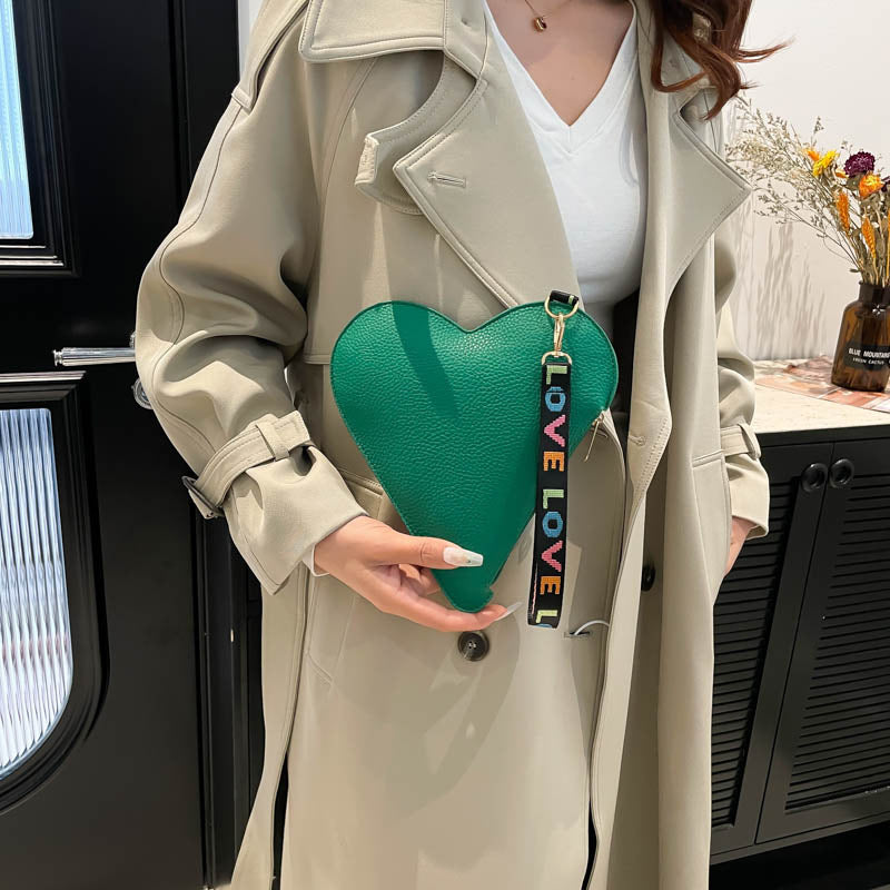 WoHeart-Shaped Compact Handbag