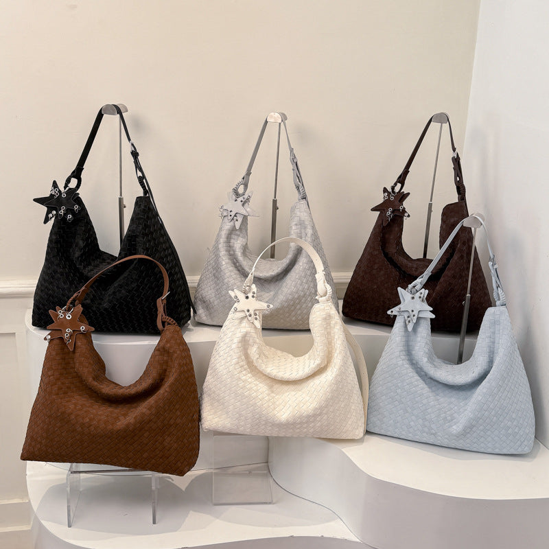 Elegant and Practical Shoulder Bag