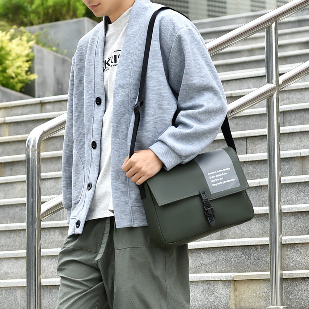 Fashionable Messenger Bag