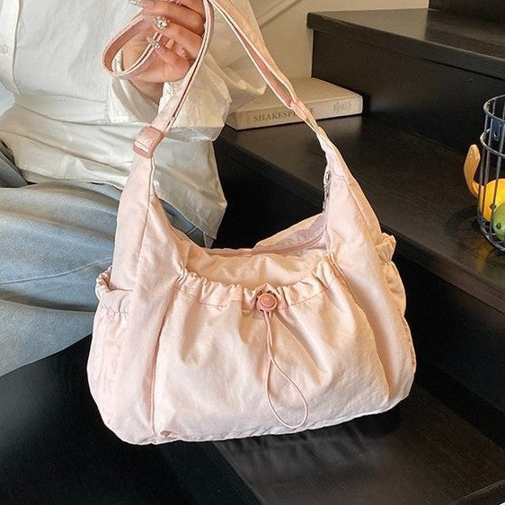 Fashionable shoulder bag
