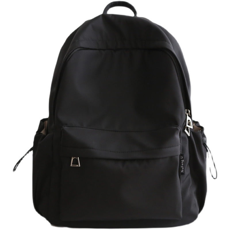 Practical backpack with innovative closure system
