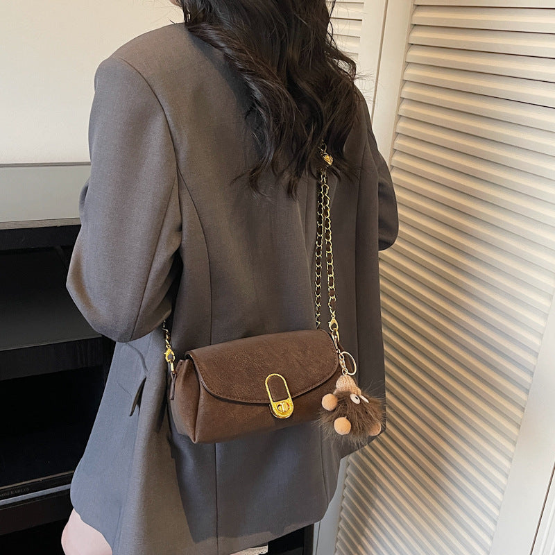 Women's shoulder bag with decorative pendant and luxurious chain strap-https://detail.1688.com/offer/1012944025362.html-Calm Wears-Braun-Size: With pendant-Calm Wears