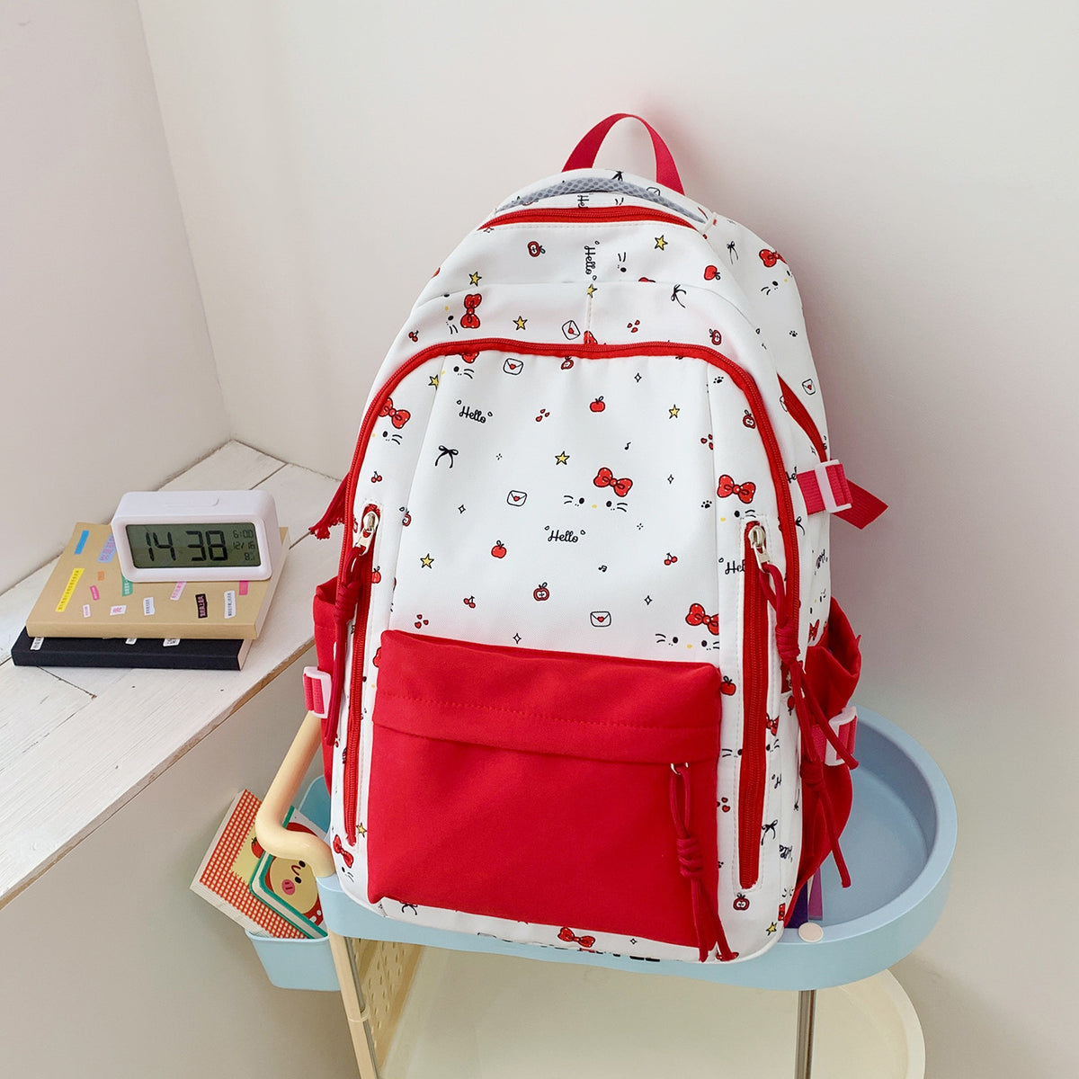 Leisure backpack with charming design and practical compartments