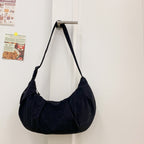 Fashionable shoulder bag with adjustable shoulder strap and practical design