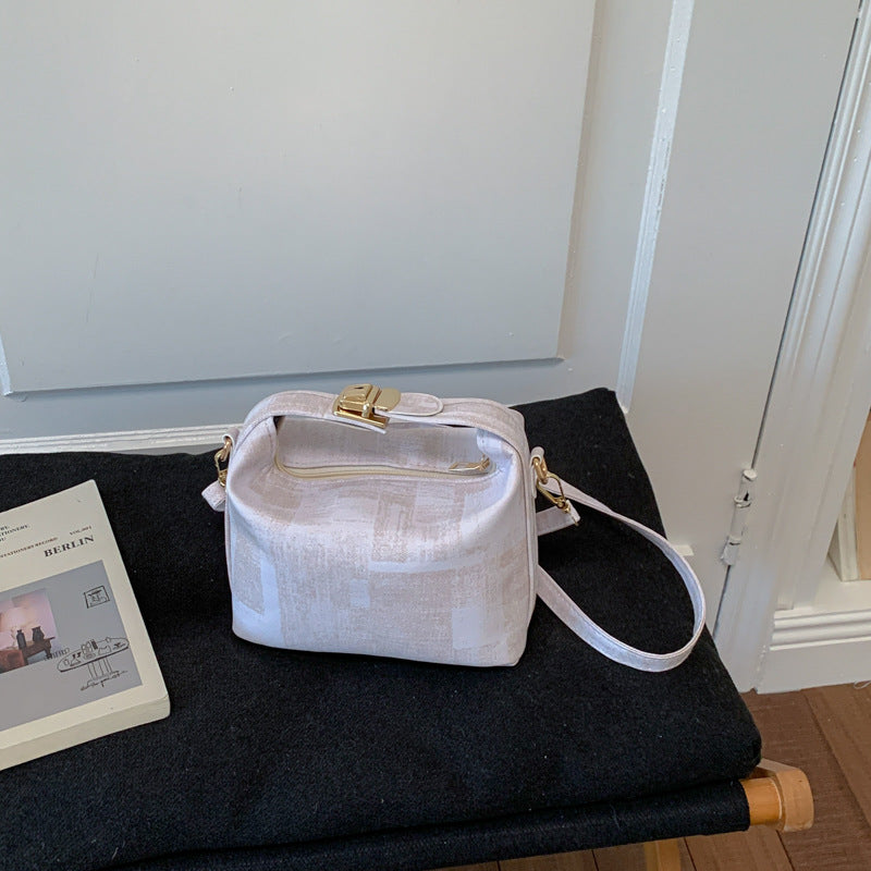 Women’s mini handbag in modern design-https://detail.1688.com/offer/1052796296989.html-Calm Wears-White-nothing-Calm Wears