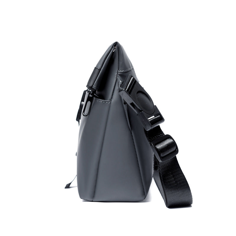 Water-Resistant Messenger Bag Calm Wears