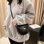 Women's shoulder bag in elegant retro design with golden accents-https://detail.1688.com/offer/762734429411.html-Calm Wears-Braun-nothing-Calm Wears