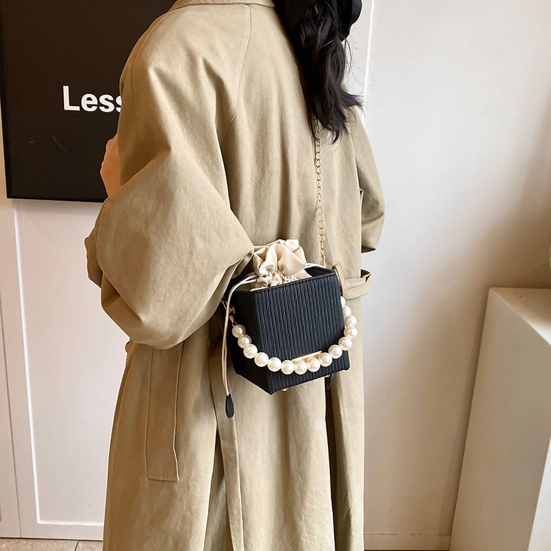 Women's mini handbag with detachable pearl chain