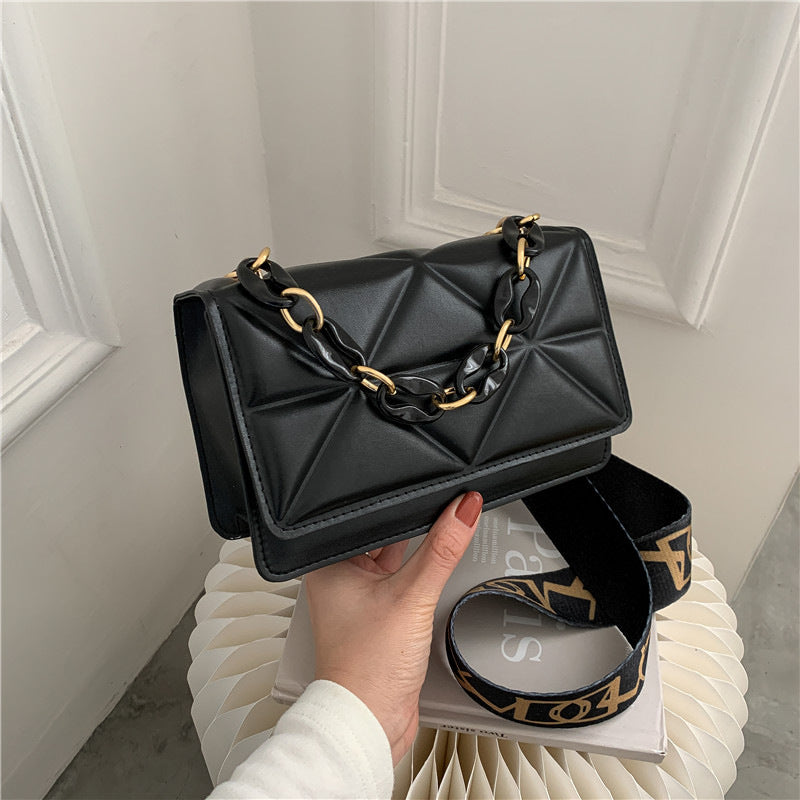 WoElegant Quilted Handheld Clutch