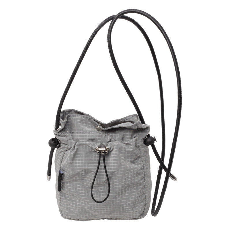 Practical shoulder bag with adjustable carrying system