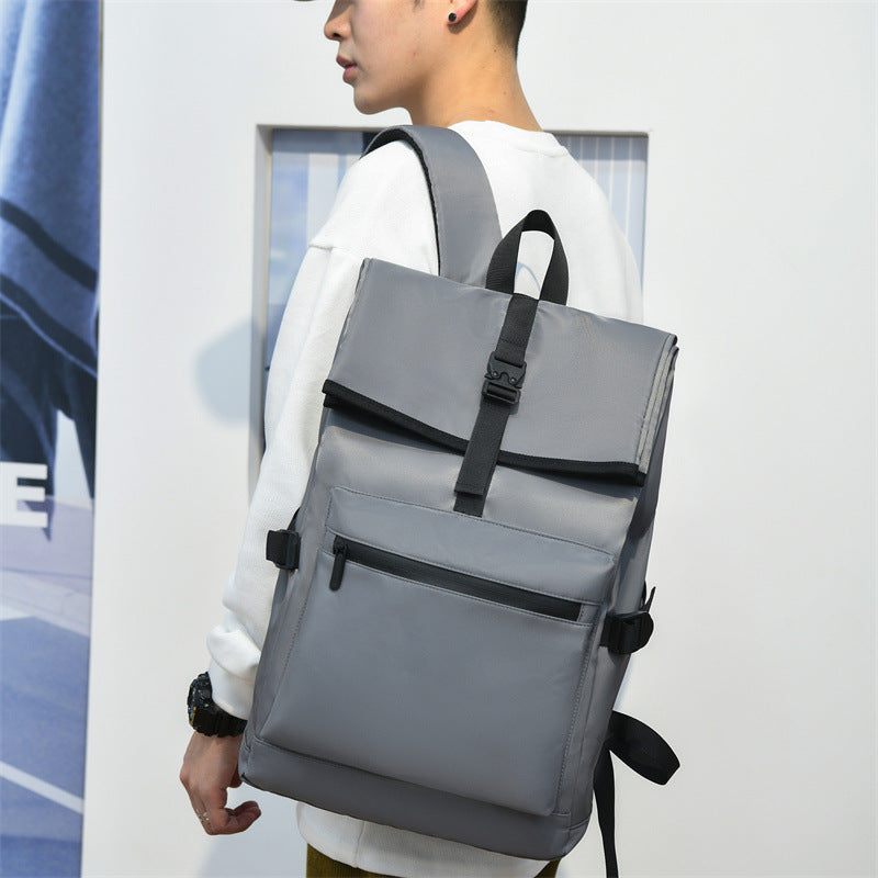 Backpack with Practical Rolltop Closure