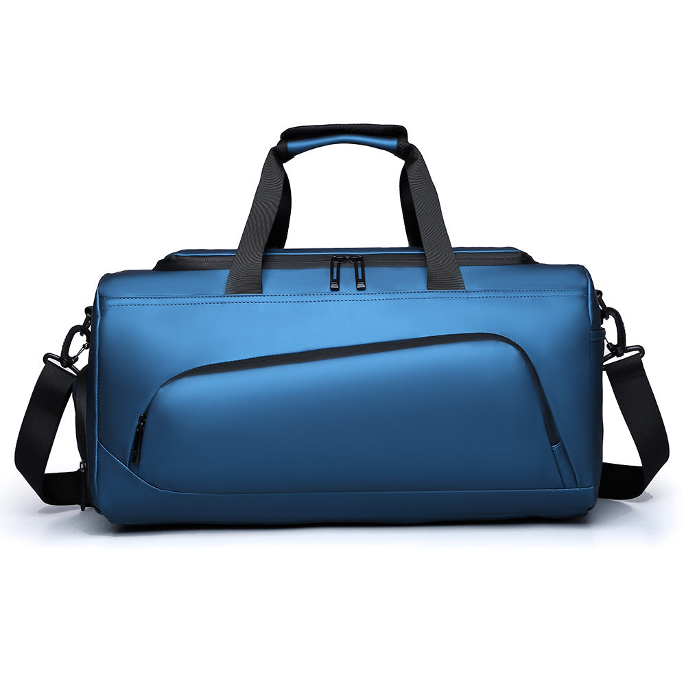 Sporty travel bag with extendable main compartment and multiple organizing pockets