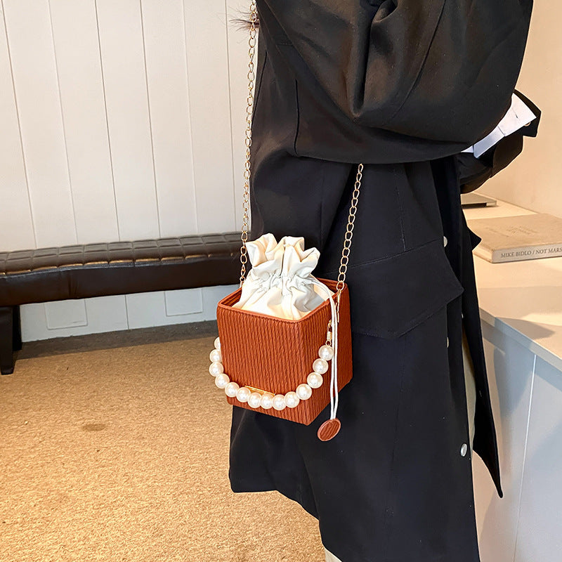 Women's mini handbag with detachable pearl chain