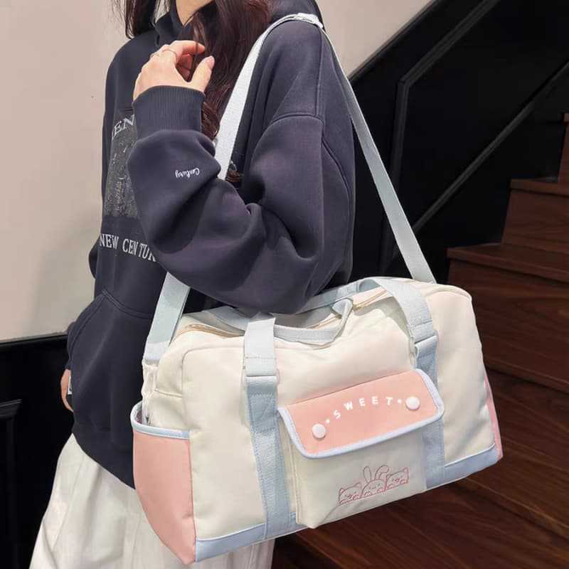Trendy Multi-Functional Gym Duffle Bag