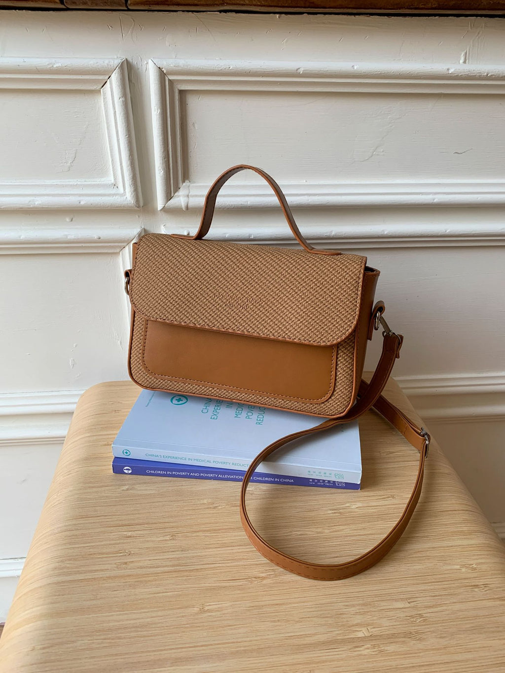 Chic Woven Crossbody Handbag