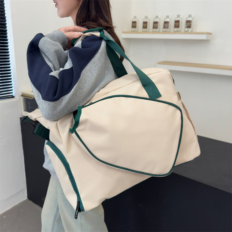 Versatile Water-Resistant Weekend Duffle Bag