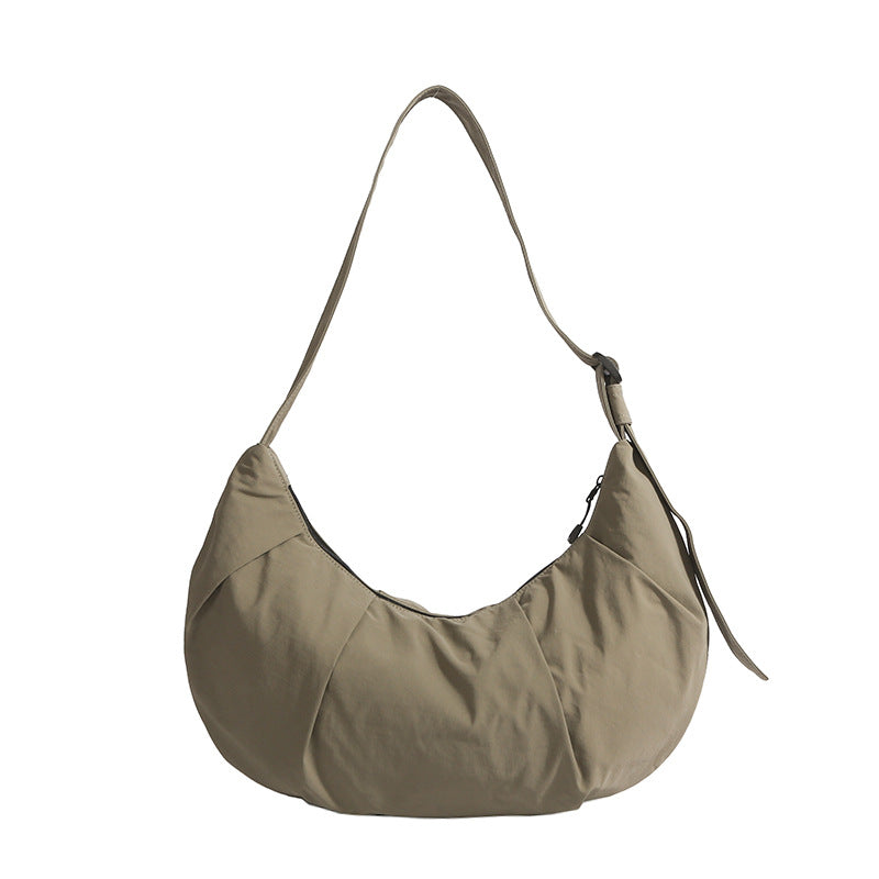 Fashionable shoulder bag with adjustable shoulder strap and practical design
