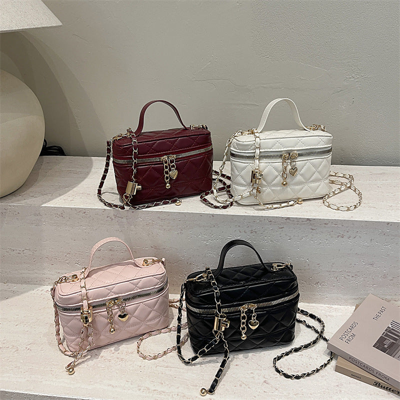 Women’s elegant quilted mini handbag with detachable shoulder strap