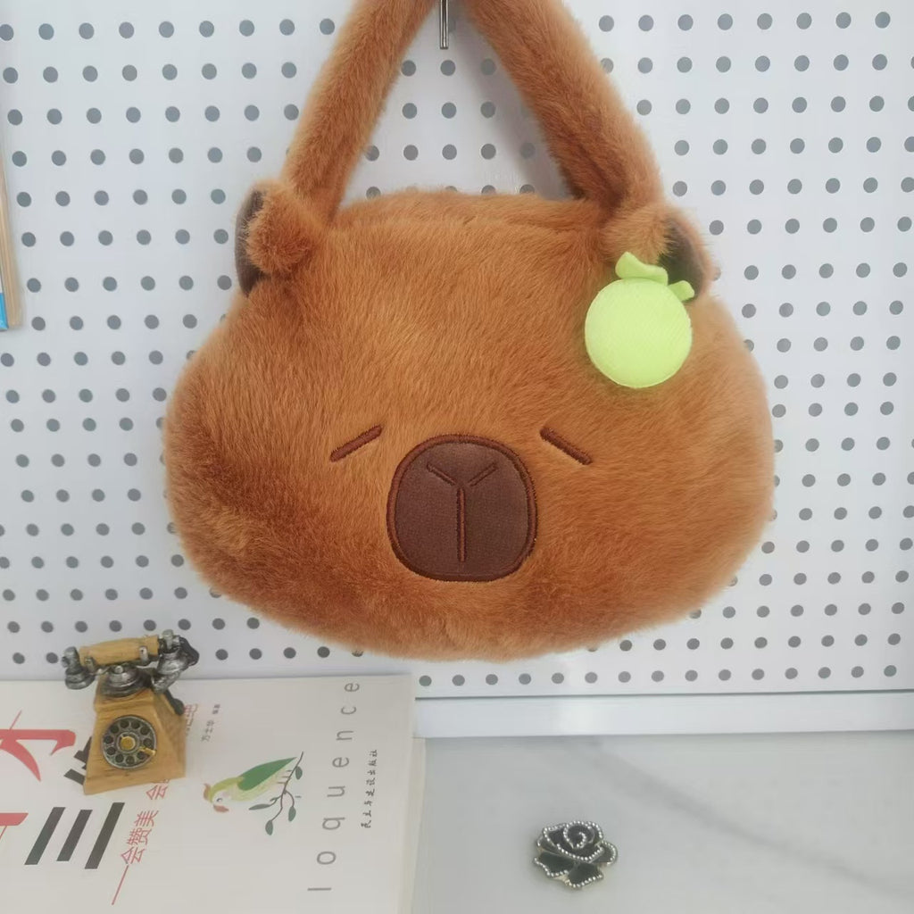 Plush handbag in cute bear design